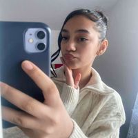 Lora profile picture