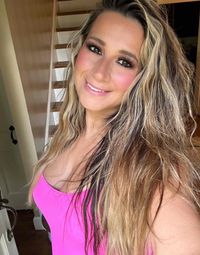 Kelly Lewis profile picture