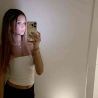 lea nikic profile picture
