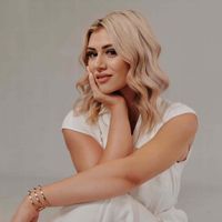 Julanie J profile picture
