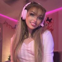 Lola Lewinsky 🧚🏼‍♀️ profile picture