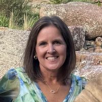 Elizabeth Trainor profile picture