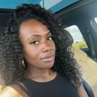 Holly Taylor profile picture