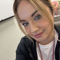 Carly profile picture