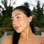 Holly profile picture