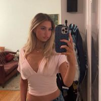 Lizzy profile picture