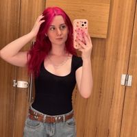 Laura profile picture