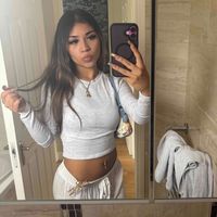 Mia R profile picture