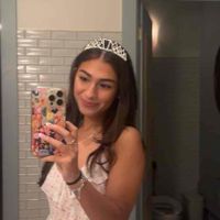 lucia padron profile picture