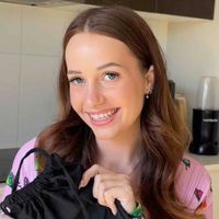 Imogen Leslie profile picture