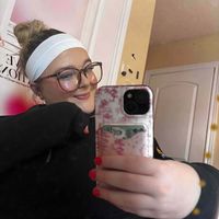 Emma Harker 🍓🍸💌 profile picture