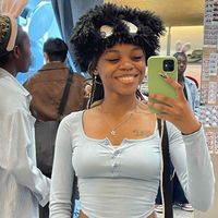 elise a profile picture