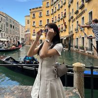 Una profile picture