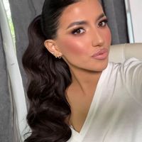 Una profile picture