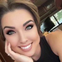 Hollye profile picture
