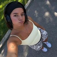 Val Molero profile picture