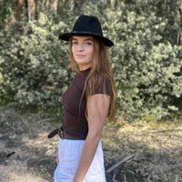 Emma Les profile picture
