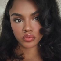 Elicia Echevarria profile picture