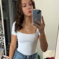 Olivia Young profile picture