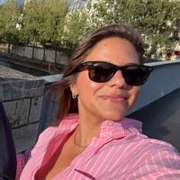 Andrea V profile picture