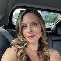 Holly DeRoo profile picture