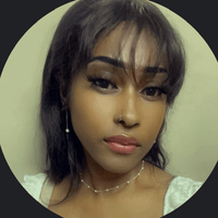Deena Lewis 🌻 profile picture