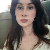 Emily Flores profile picture