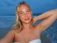 Holly Carmichael profile picture
