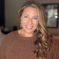 Emilee Pike 🍾🍼 profile picture