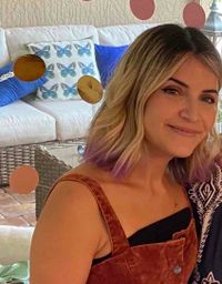 Viv J profile picture