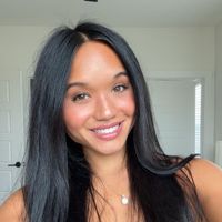 Elle Burks profile picture