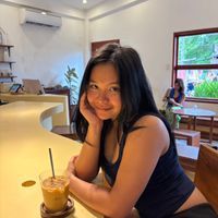 books&bikinis profile picture