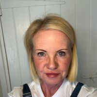 The Glow Curator profile picture