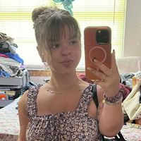 Emma Hollingsworth profile picture