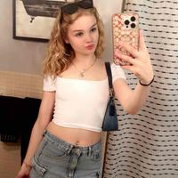 bella dauscher profile picture