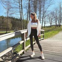 Nicole profile picture