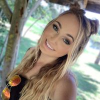 Nicole Taylor - Enchanted Bookshelf profile picture