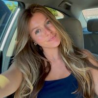 JULIA LAMIS profile picture