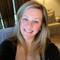 Holly Stengel profile picture
